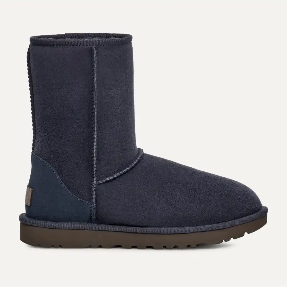 UGG Classic Short II Boot - W7 - Eve Blue